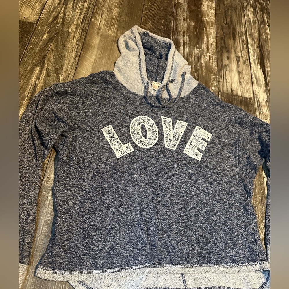 Feathers hooded sweater with love pattern on front